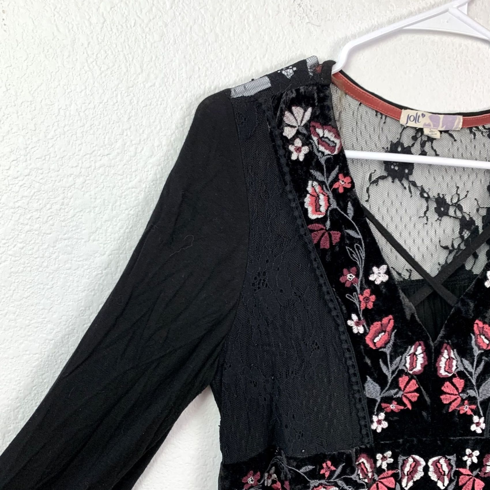 Velvet Jolt Women's L Black Floral Velvet Lace V-Neck Long Sleeve Top Y2K Witchy Boho Size L / US 10 / IT 46 - 2 Thumbnail