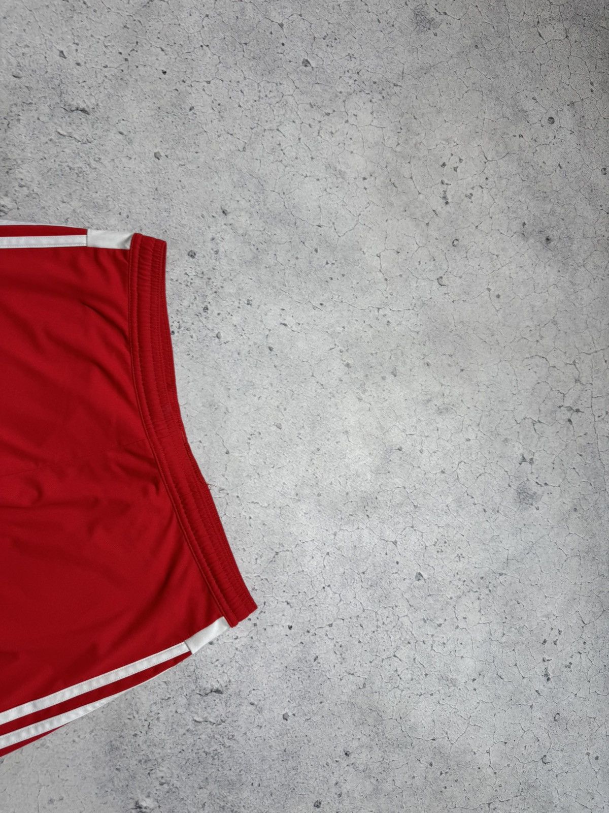 Adidas × Vintage Adidas FC Benfica Soccer Football Shorts Red Size S Size US 30 / EU 46 - 4 Thumbnail