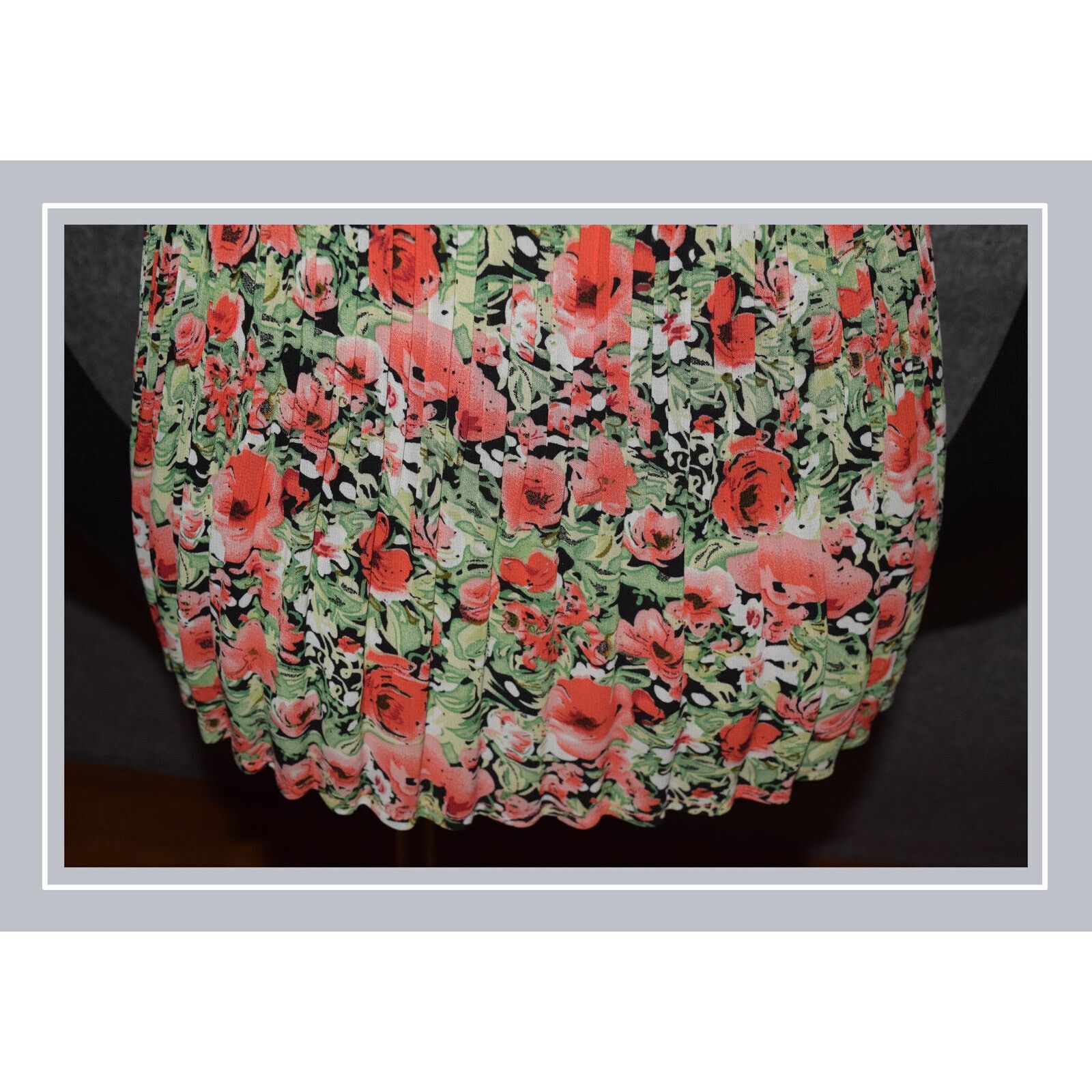 Vintage Notations Floral Print V-Neck Sleeveless Summer Blouse SZ L Size L / US 10 / IT 46 - 4 Thumbnail