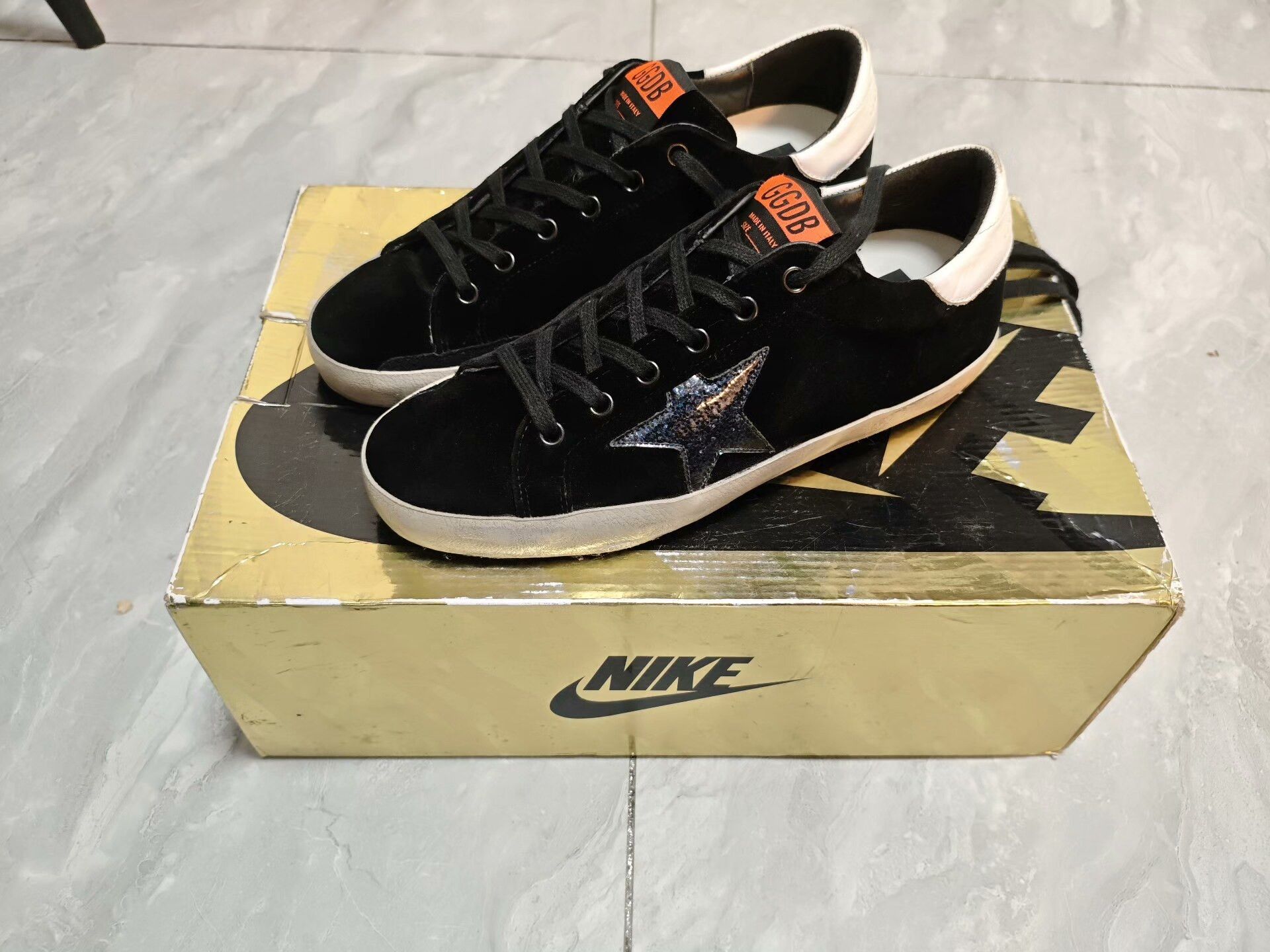 Golden Goose Golden Goose Yellow Lowtop Sneakers us_8 Women Size US 8 / IT 38 - 1 Thumbnail