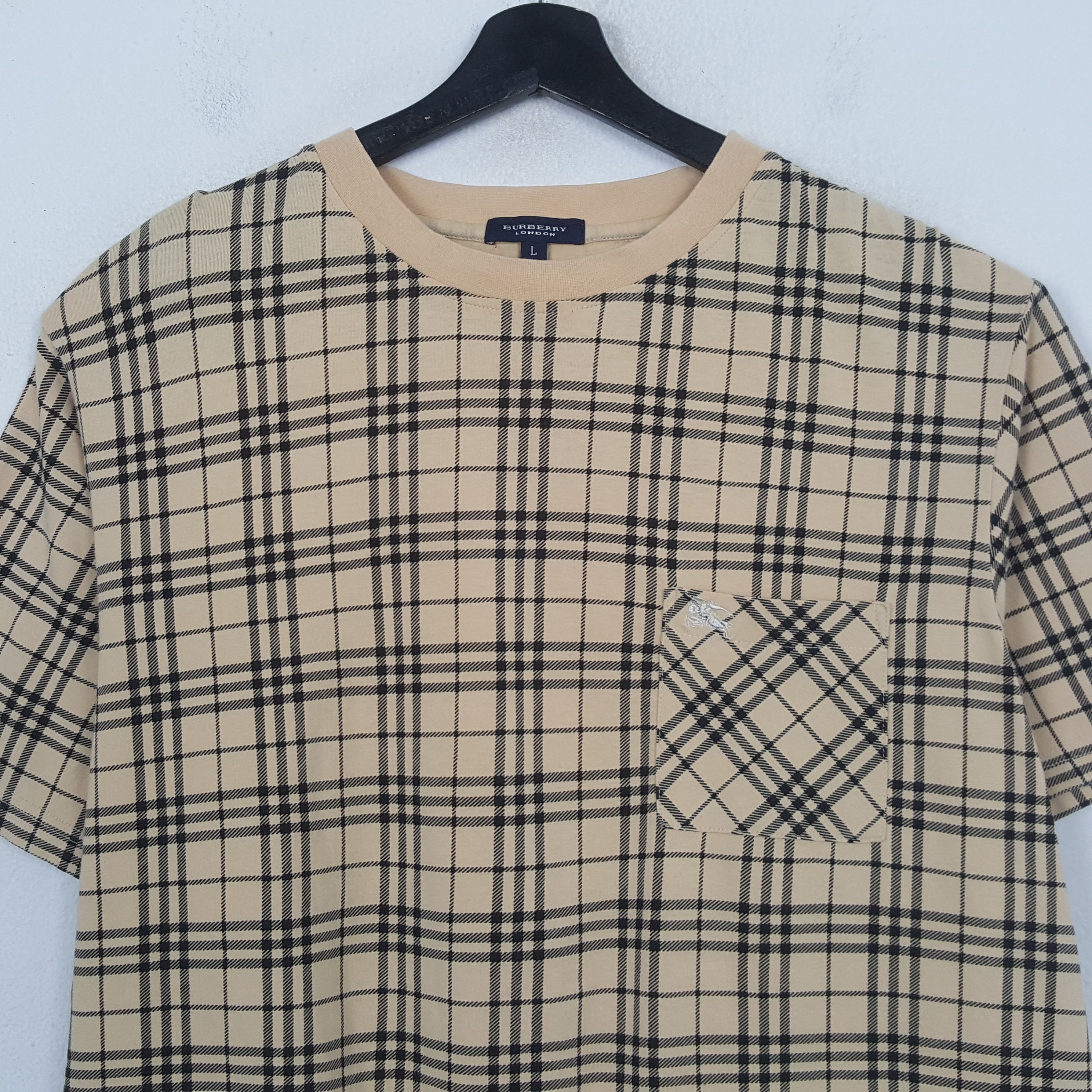 Burberry Burberry London Fashion Brand Custom Art Tshirt C299N55 Size US XL / EU 56 / 4 - 4 Thumbnail