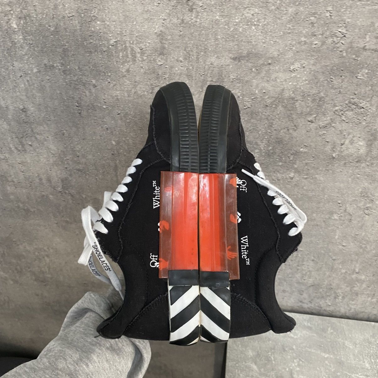 Off-White Off-White Vulcanized Low Sneakers Black Arrow Shoes Size US 10 / EU 43 - 8 Thumbnail