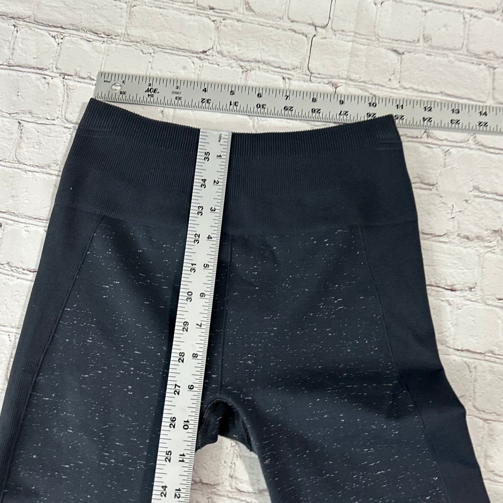 Lululemon Lululemon seamless leggings size 4 Size 27" / US 4 / IT 40 - 9 Thumbnail