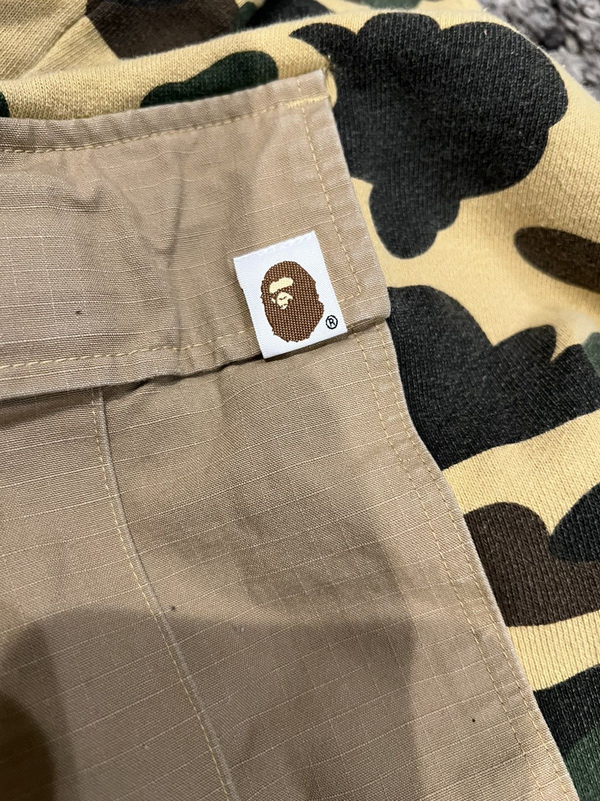 Bape A Bathing Ape Yellow Camo Tiger Shark Cargo Pants Medium Size US 32 / EU 48 - 7 Thumbnail