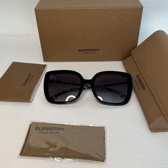 Burberry BURBERRY BE4323 CAROLL Square Oversized Sunglasses","descrip Size ONE SIZE - 3 Thumbnail