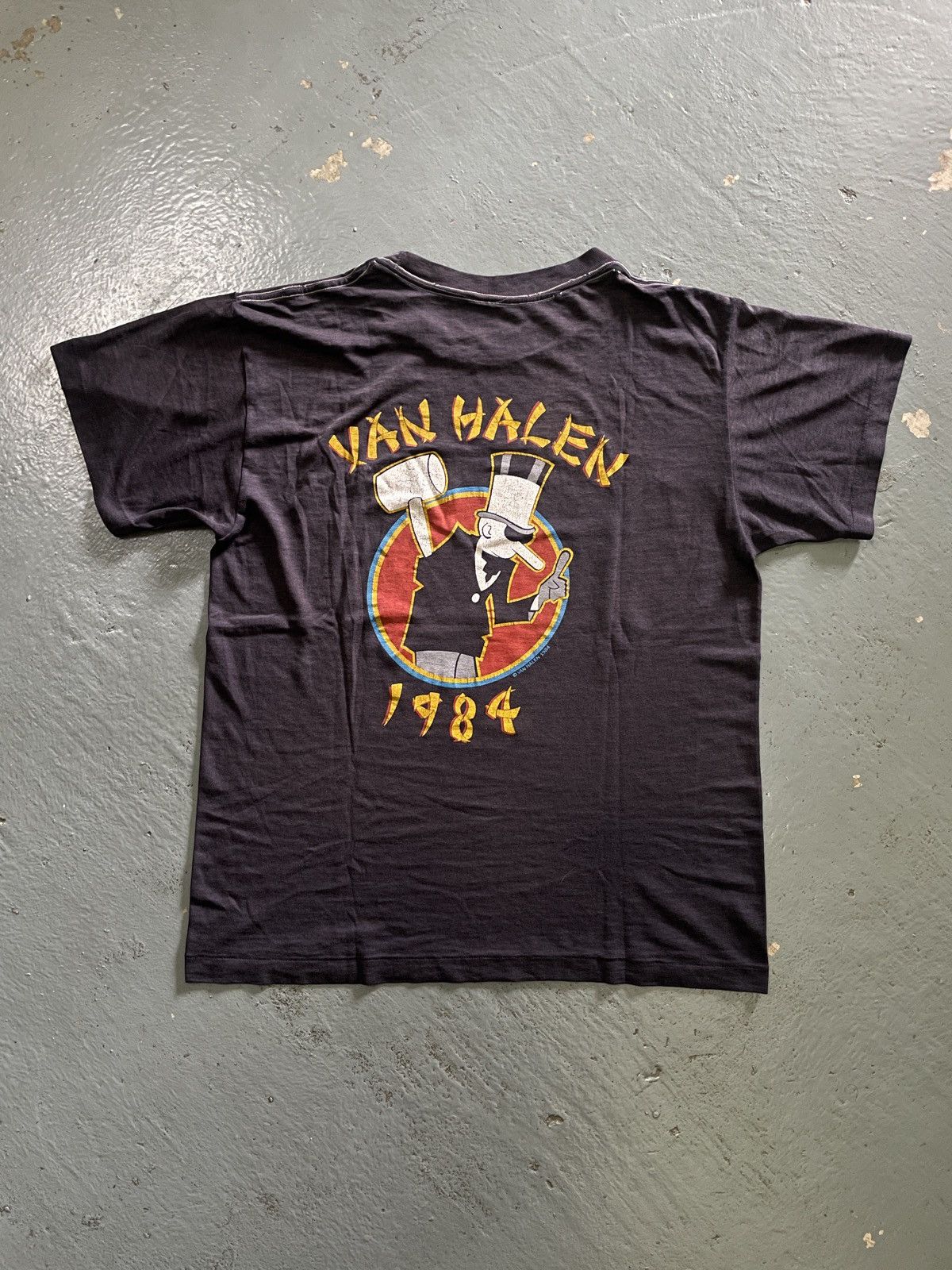Band Tees × Vintage Vintage 80s Van Halen “TOUR OF THE WORLD” Band Tees Size US S / EU 44-46 / 1 - 8 Thumbnail