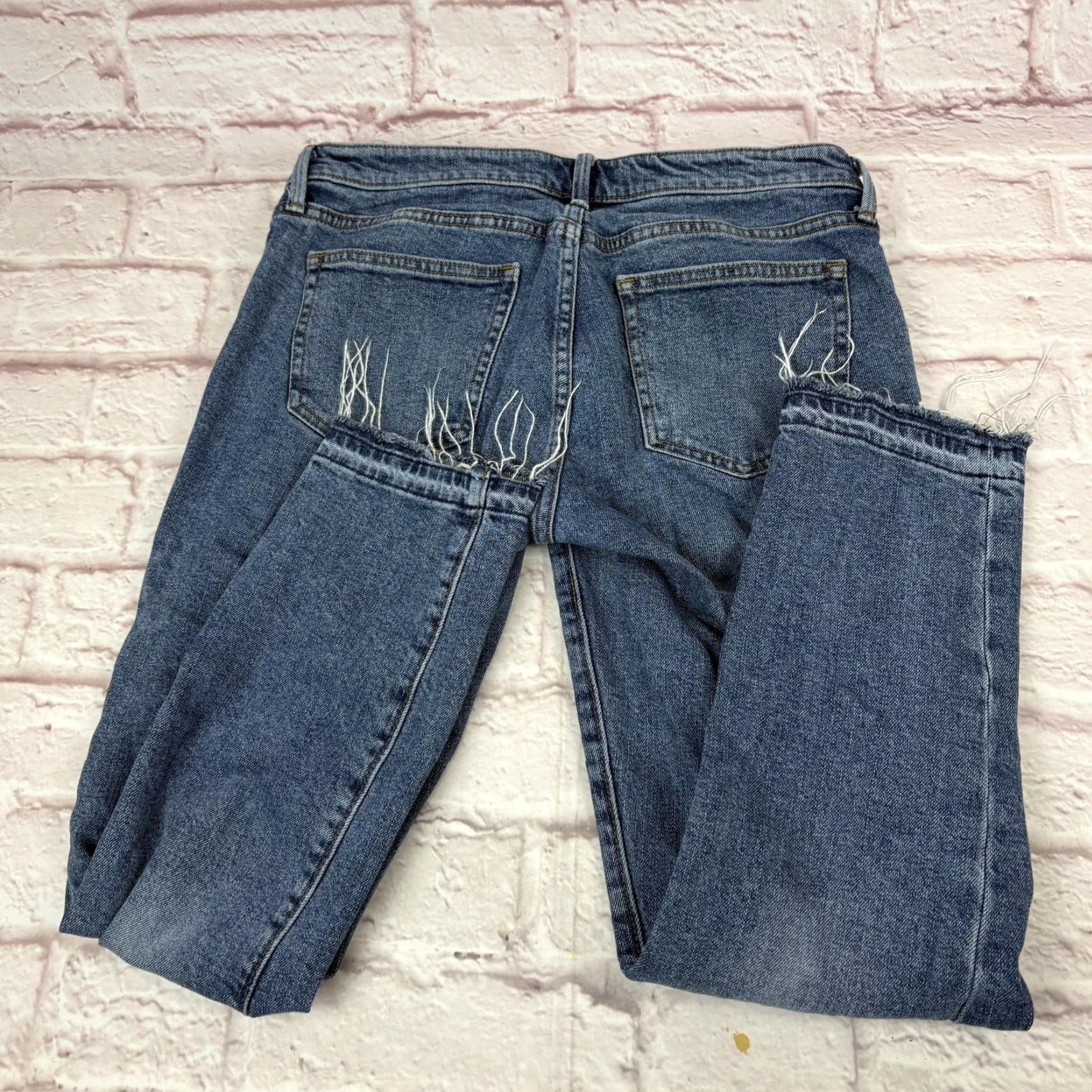 Gap Gap Jeans Womens 28x25 Blue Low Rise Cropped Distressed Raw Hem Denim Size 28" / US 6 / IT 42 - 4 Thumbnail