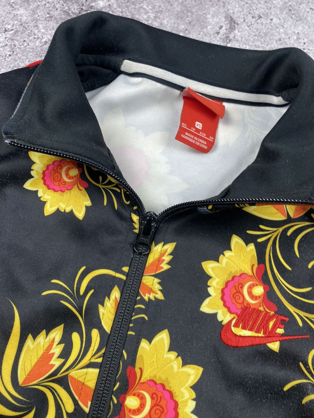 Japanese Brand × Nike × Vintage Nike Sportswear floral print track jacket Japan Y2K Size US S / EU 44-46 / 1 - 4 Thumbnail