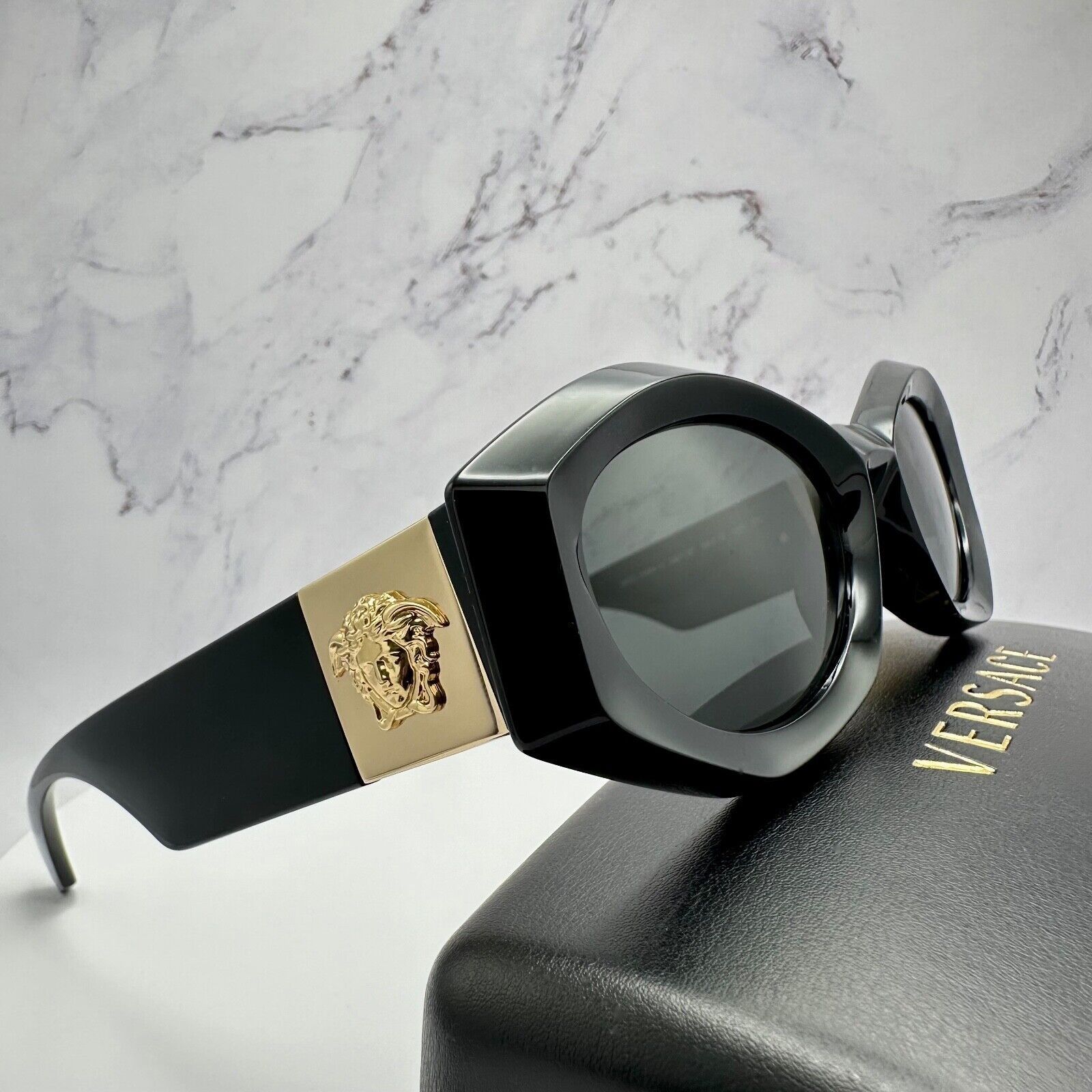Versace New Versace Sunglasses Black Gold Medusa Plaque Oval Italy Size ONE SIZE - 19 Thumbnail