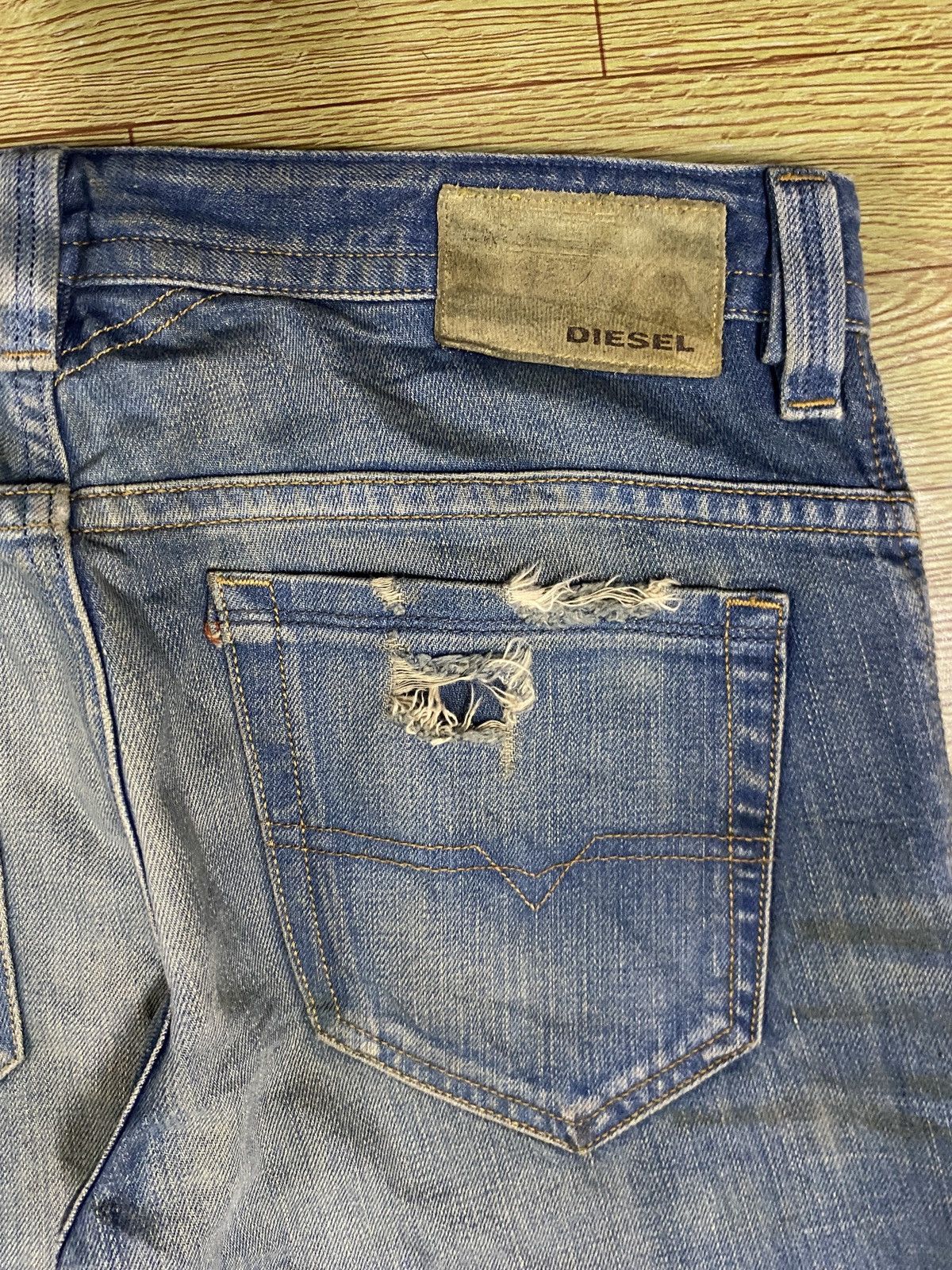 Diesel Rare Design Vintage Diesel Thavar Distressed Jeans 2000s Size US 29 - 8 Thumbnail