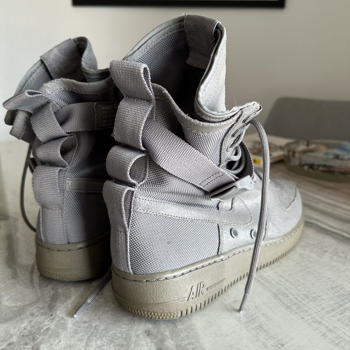 Nike Rare Nike Air Force 1 QS Dust Grey High Top Sneakers Size US 10 / EU 43 - 7 Thumbnail