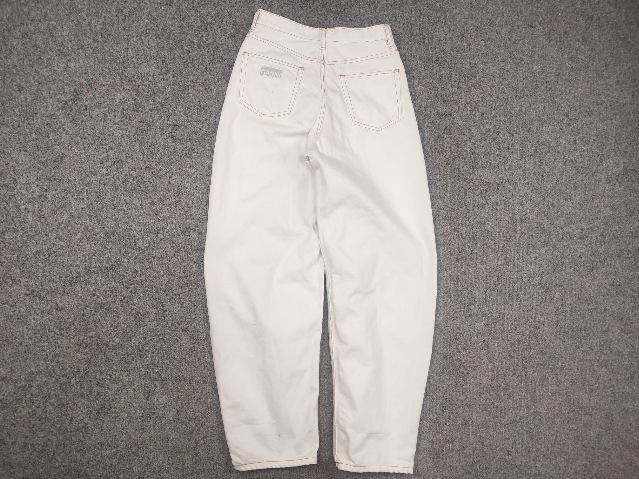 Ganni Ganni Design stary White Denim Barrel leg jeans Size 26" / US 2 / IT 38 - 13 Thumbnail