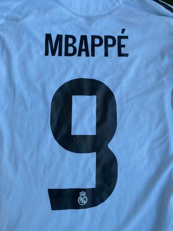 Adidas Long sleeve Adidas Real Madrid 25/26 Authentic Mbappe size M Size US M / EU 48-50 / 2 - 7 Thumbnail