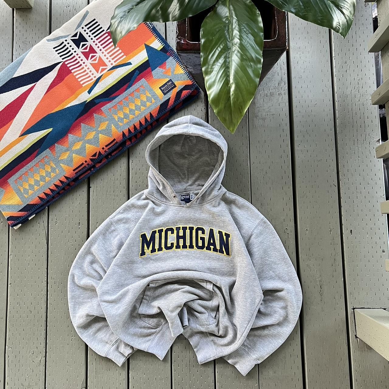 Vintage Vintage 90's Michigan Wolverines Sweatshirts Size US L / EU 52-54 / 3 - 5 Thumbnail