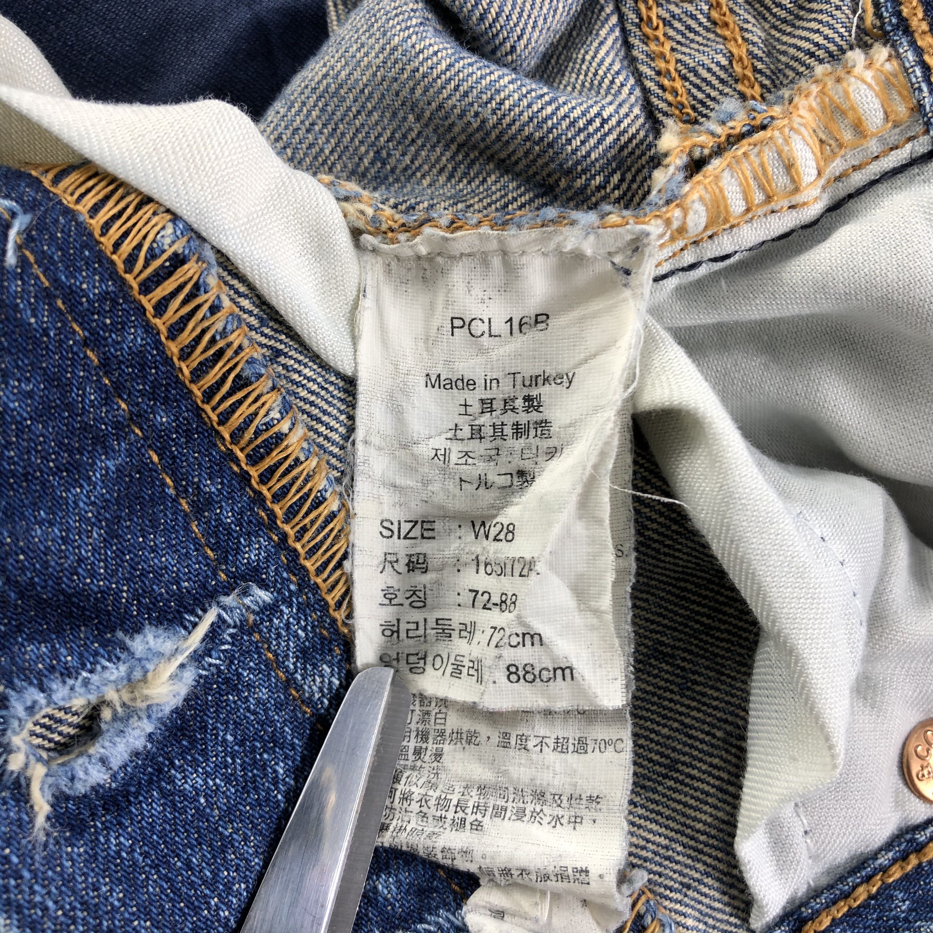 Levi's Vintage Levis 201 Jeans Dirty Distressed Denim KJ1900 Size US 32 / EU 48 - 12 Thumbnail