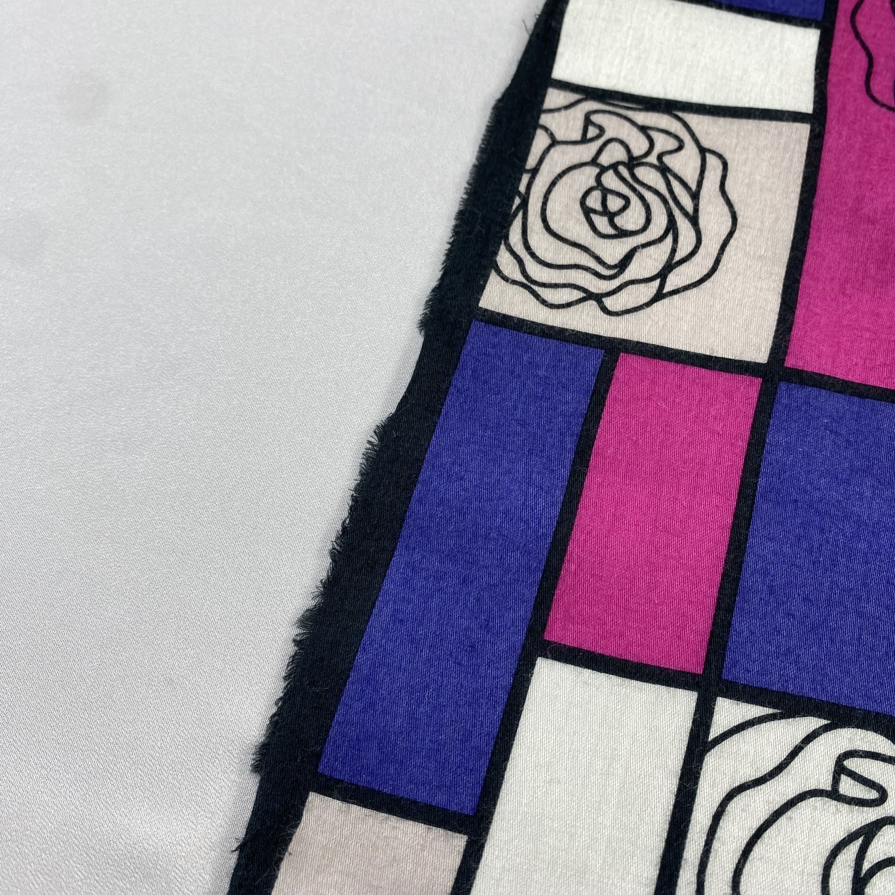 Vintage Yves Saint Laurent Bandana/ Handkerchief / Neckerchief-P1791 Size ONE SIZE - 5 Thumbnail