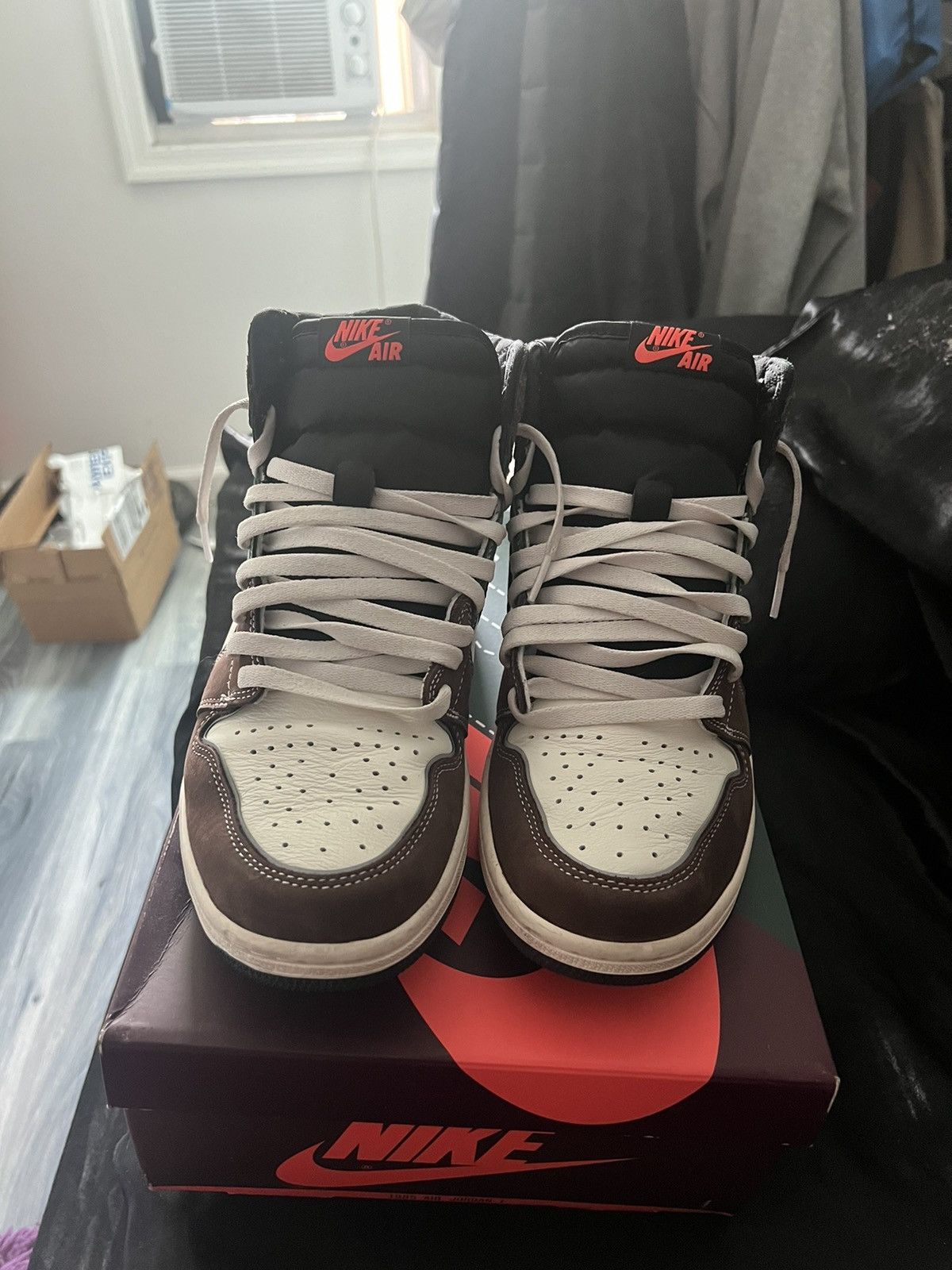Jordan Brand × Nike Air Jordan 1 High OG 'Hand Crafted' Size US 10.5 / EU 43-44 - 4 Thumbnail