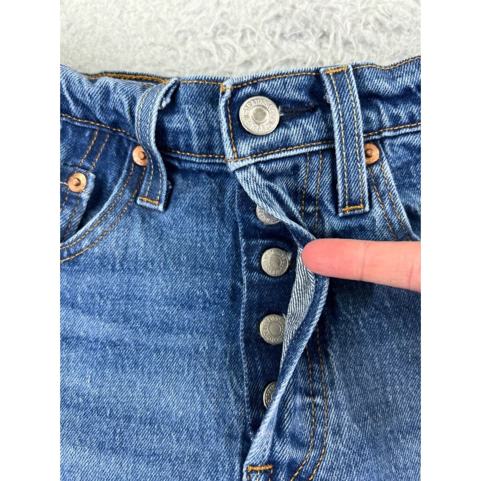Levi's Levi's 501 Shorts Women's Medium Wash Denim Casual Pants 24 Waist Summer Fall Winter Size 36" / US 14 / IT 50 - 5 Thumbnail