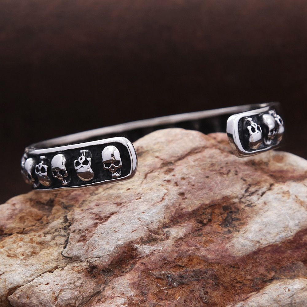 Jewelry Stainless Steel Skull Bracelet Size ONE SIZE - 3 Thumbnail