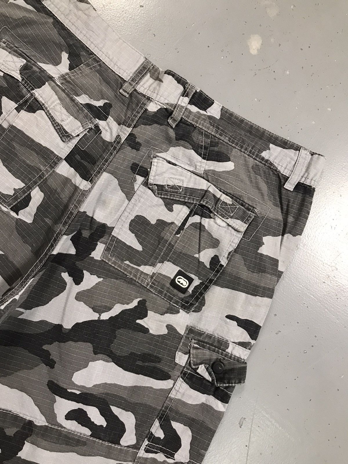 Ecko Unltd. Rare vintage Ecko UNLTD camo cargo denim short Size US 36 / EU 52 - 13 Thumbnail