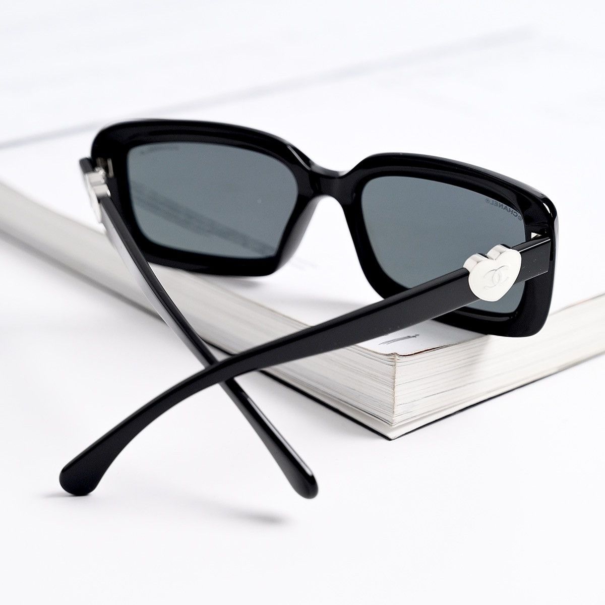 Chanel CHANEL 0CH5520 C501S4 SUNGLASSES Size ONE SIZE - 10 Thumbnail