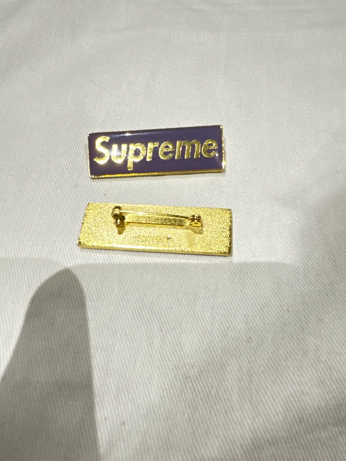 Supreme Black supreme pin / badge Size ONE SIZE - 2 Thumbnail