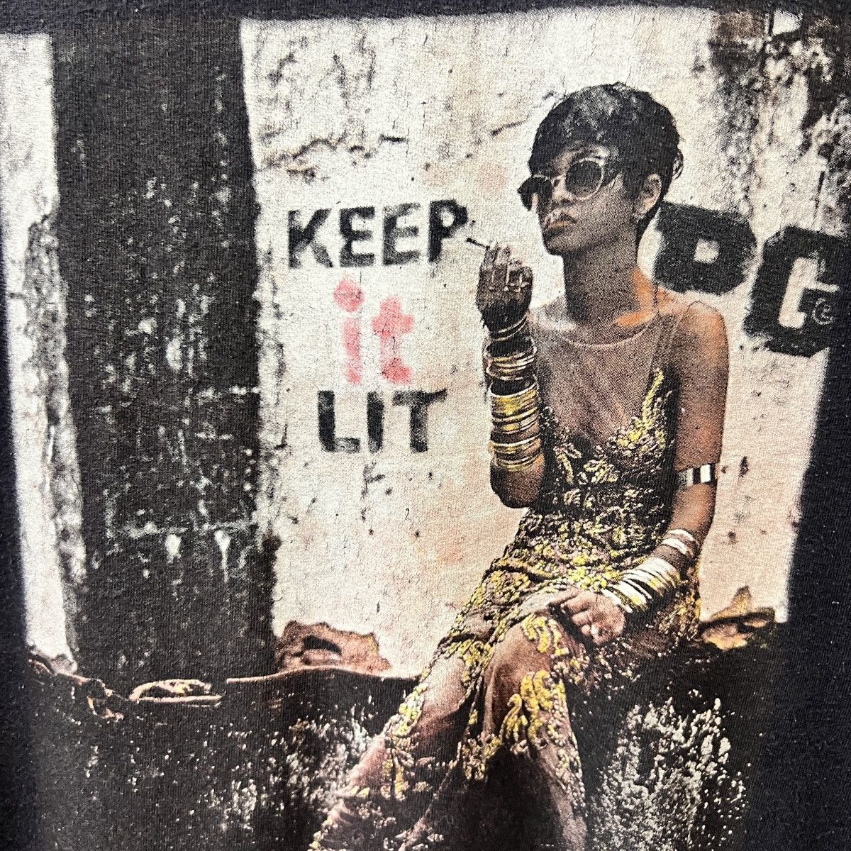 Band Tees RIHANNA BETTER HAVE MY MONEY Size US L / EU 52-54 / 3 - 2 Thumbnail