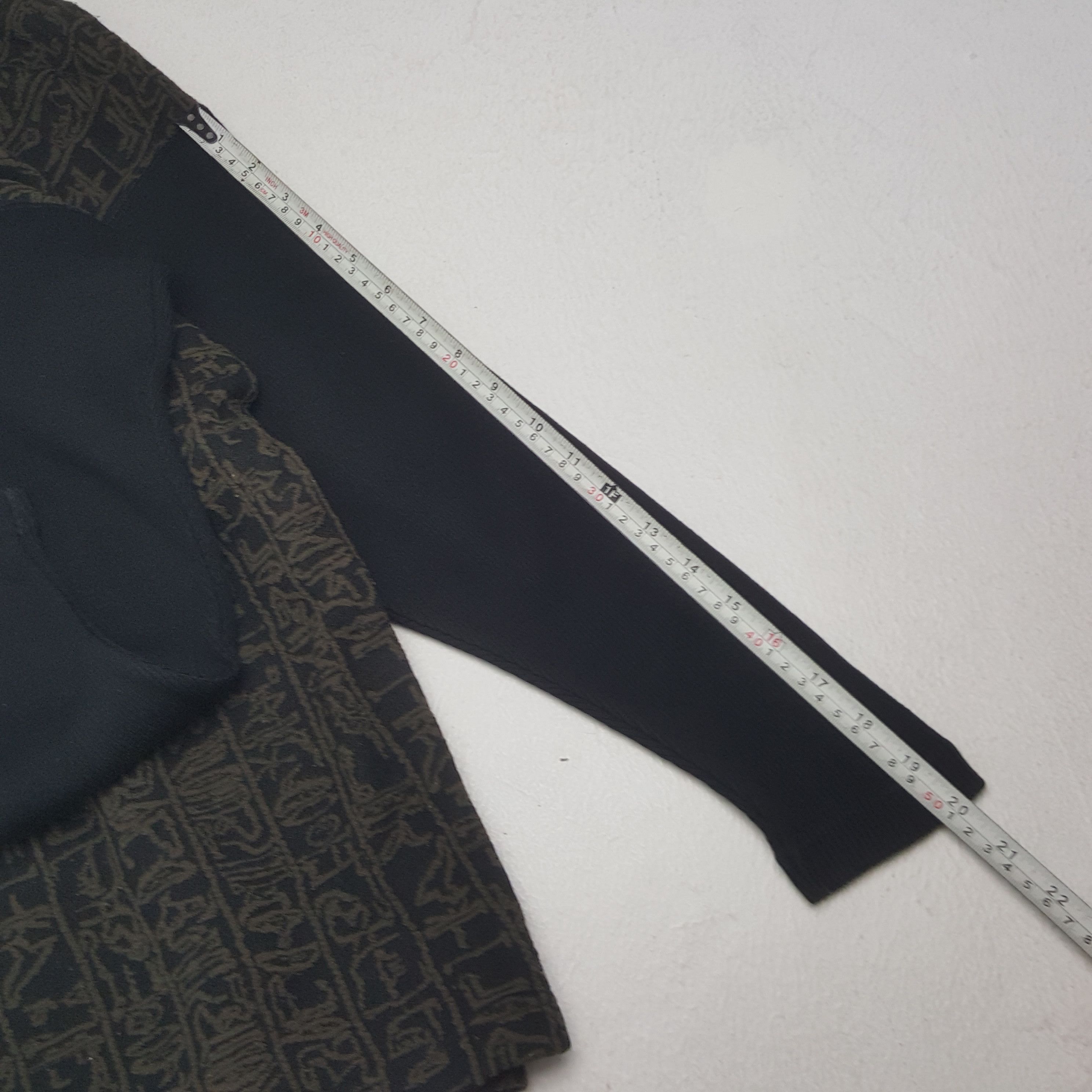 Issey Miyake × Vintage Vintage Issey Miyake Japanese Designer Sweatshirt C283N9 Size US L / EU 52-54 / 3 - 6 Thumbnail