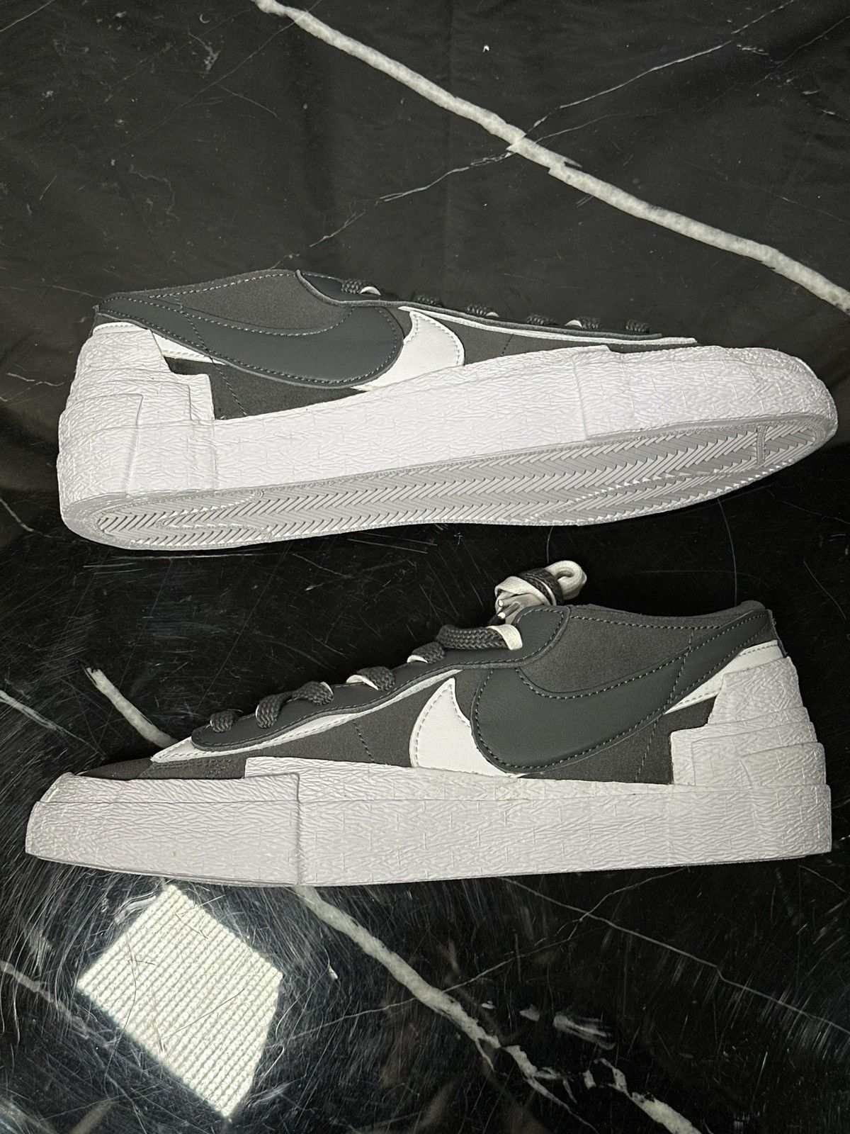 Nike × Sacai Nike Blazer Low Sacai Size US 9.5 / EU 42-43 - 1 Thumbnail