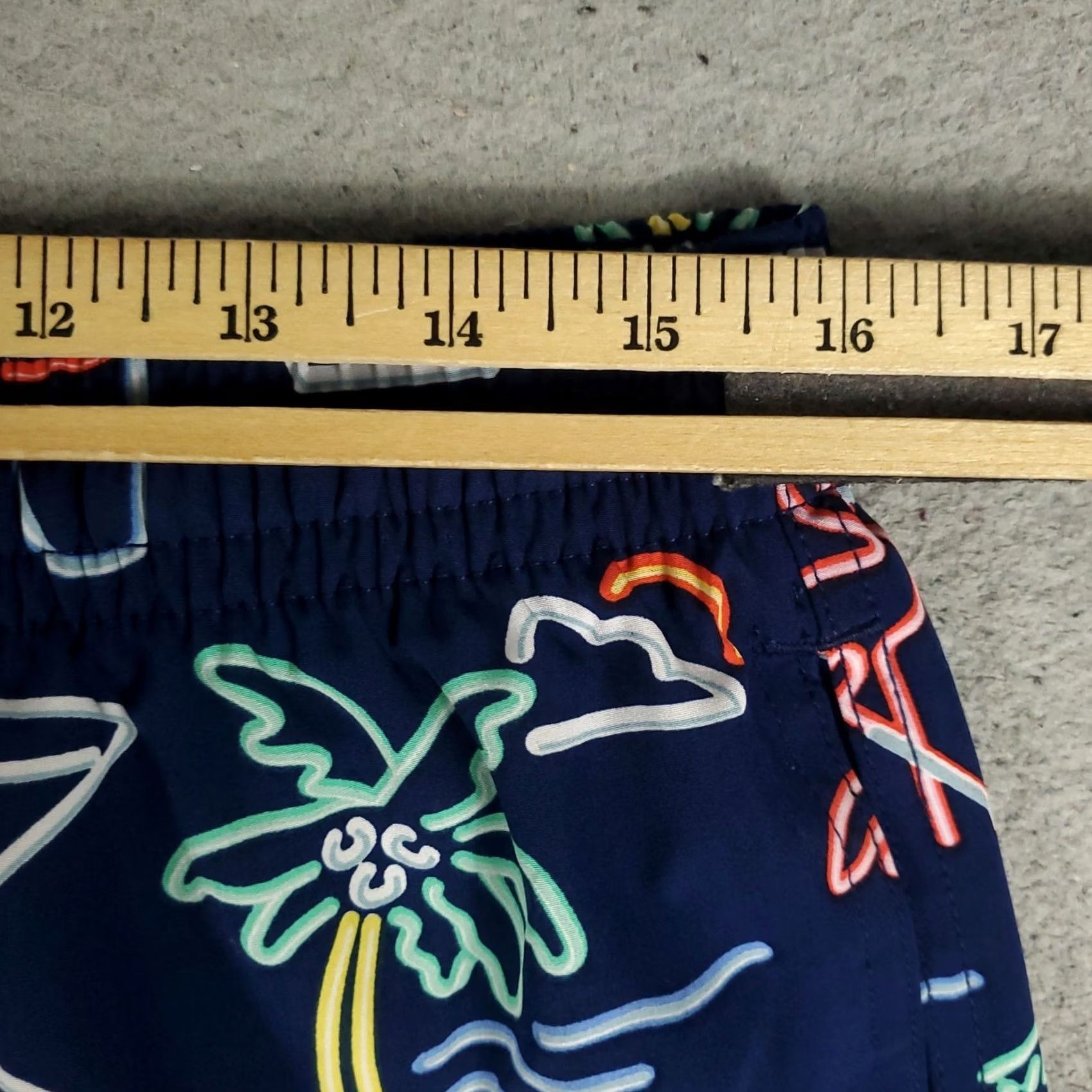 Chubbies Chubbies Shorts Mens XL Navy Blue Beach Board Shorts Swim Trunks Nylon Polyester Mesh Lining Pockets Above-the-Knee 90s Hawaiian Aloha Beach Mens Size US 36 / EU 52 - 4 Thumbnail