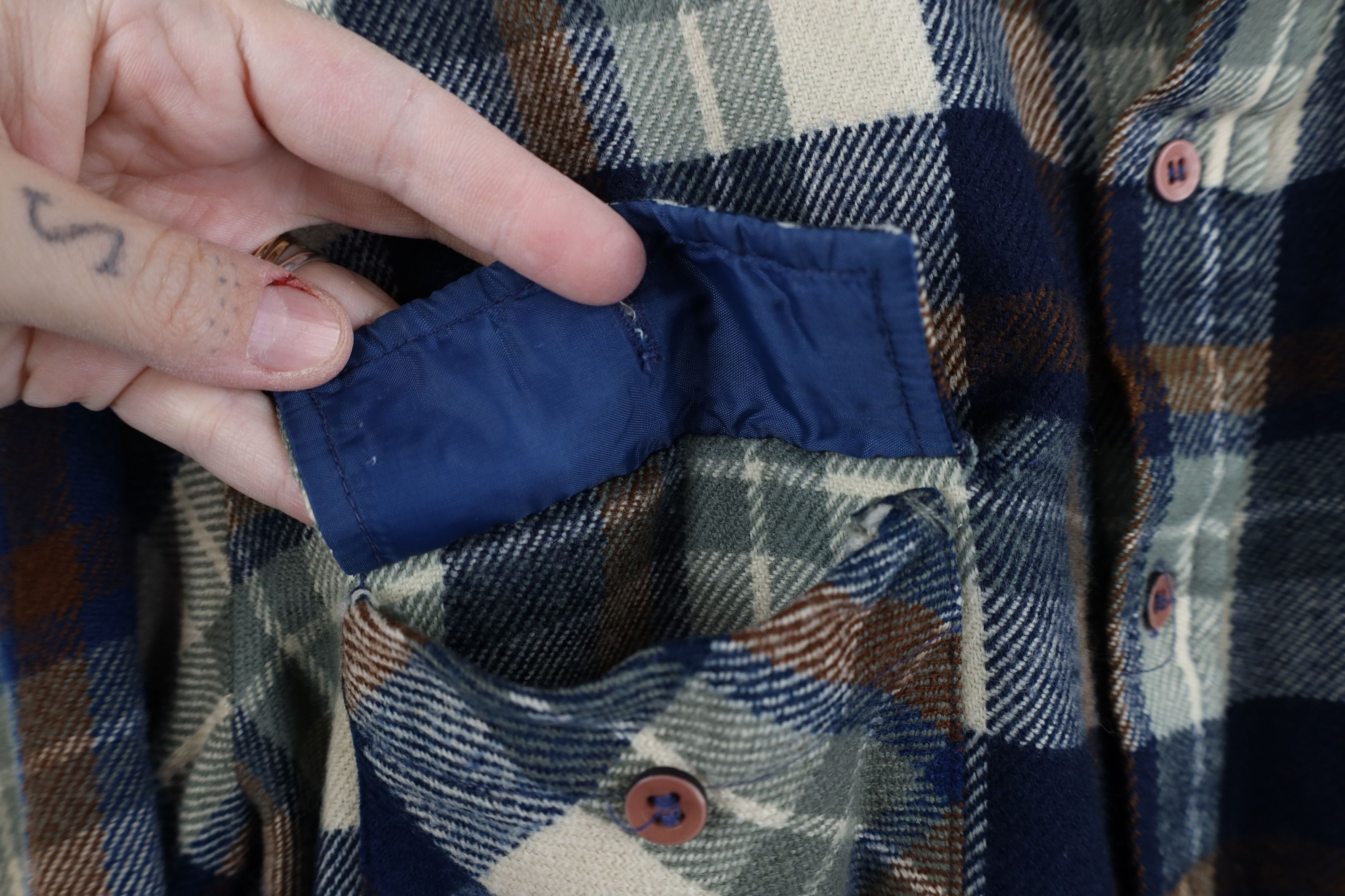 Vintage Vintage 70s Streetwear Knit Flannel Board Button Shirt Size US M / EU 48-50 / 2 - 6 Thumbnail