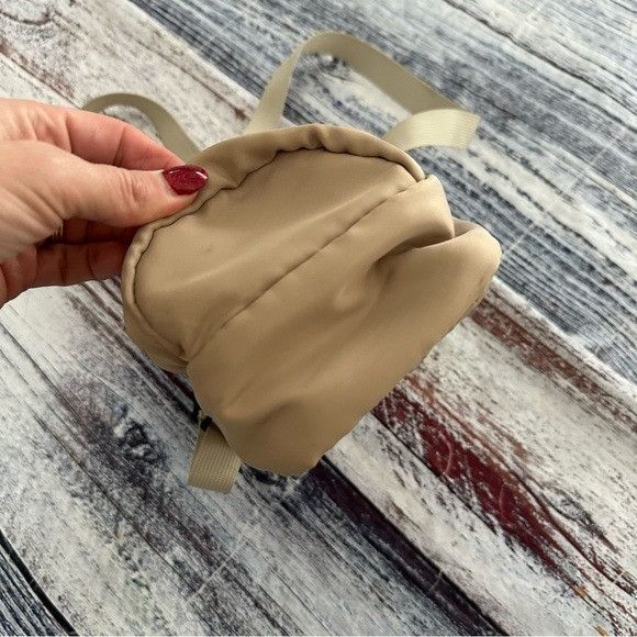 Fabletics Fabletics Beige Nylon Purse Bag Size ONE SIZE - 4 Thumbnail