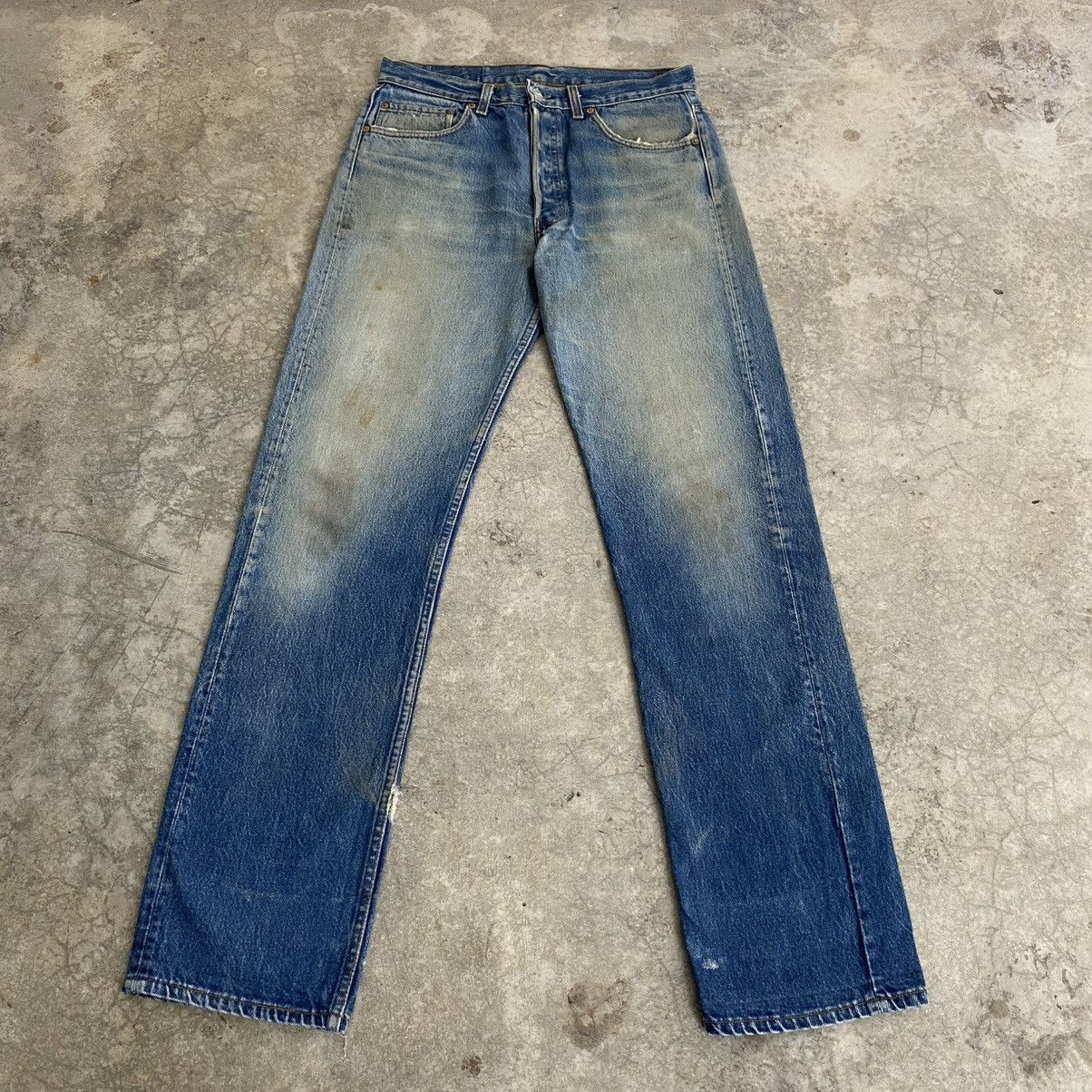Levi's Vintage 90’s Levis 501 Faded Blue Distressed Denim Jeans Size US 32 / EU 48 - 1 Thumbnail