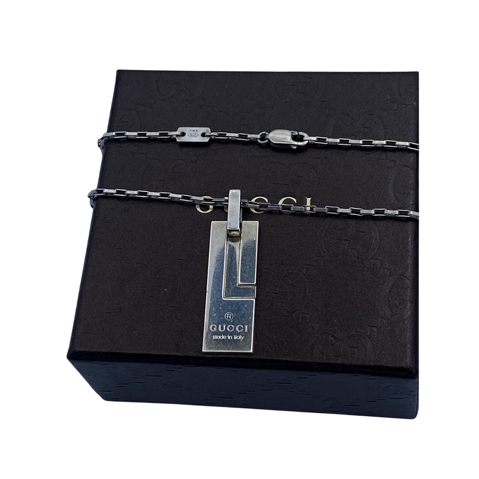 Gucci Pendant Necklace Mark Plate Rectangle Silver 19\