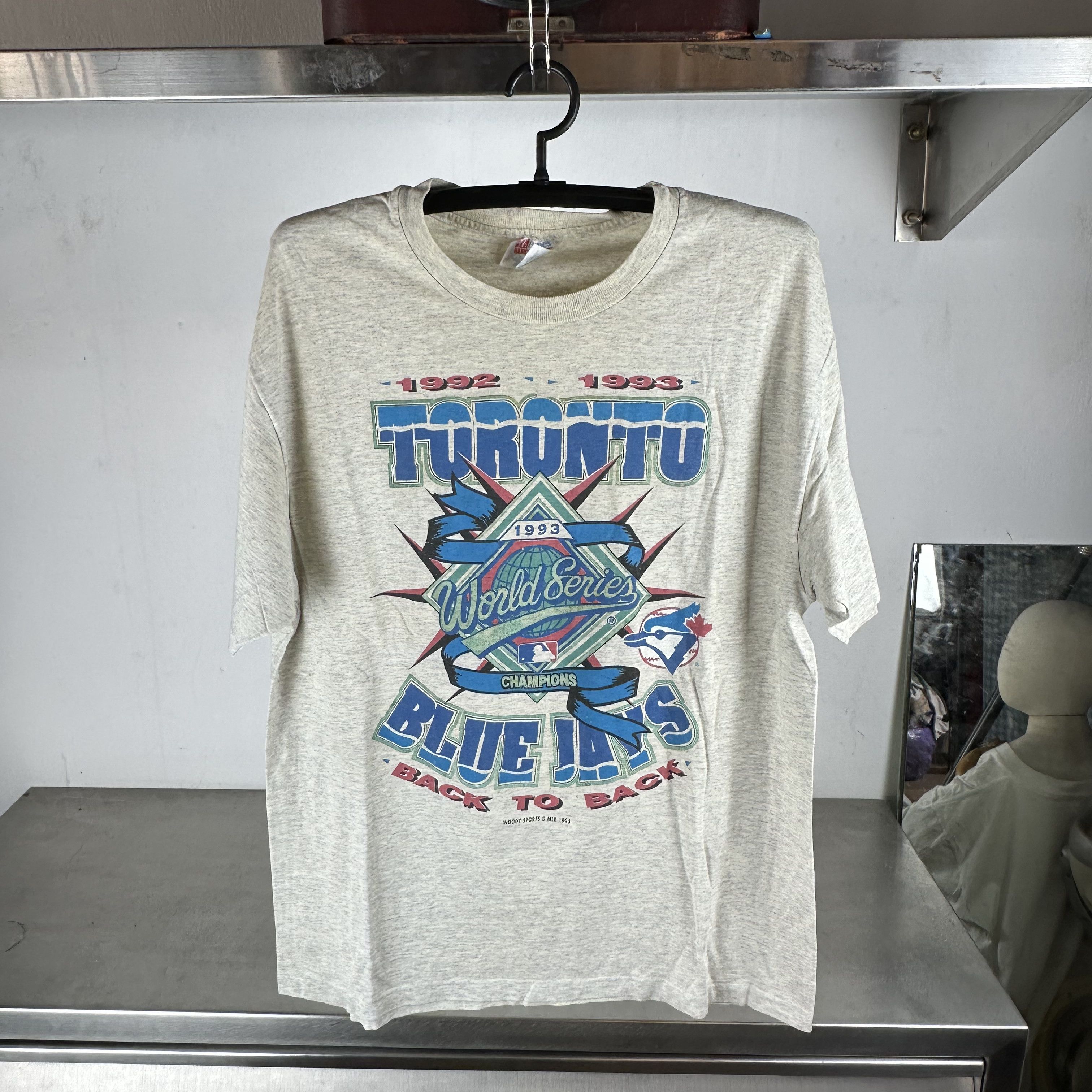 Vintage Vintage 1993 Toronto Blue Jays World Champions MLB T-shirt Size US L / EU 52-54 / 3 - 1 Thumbnail