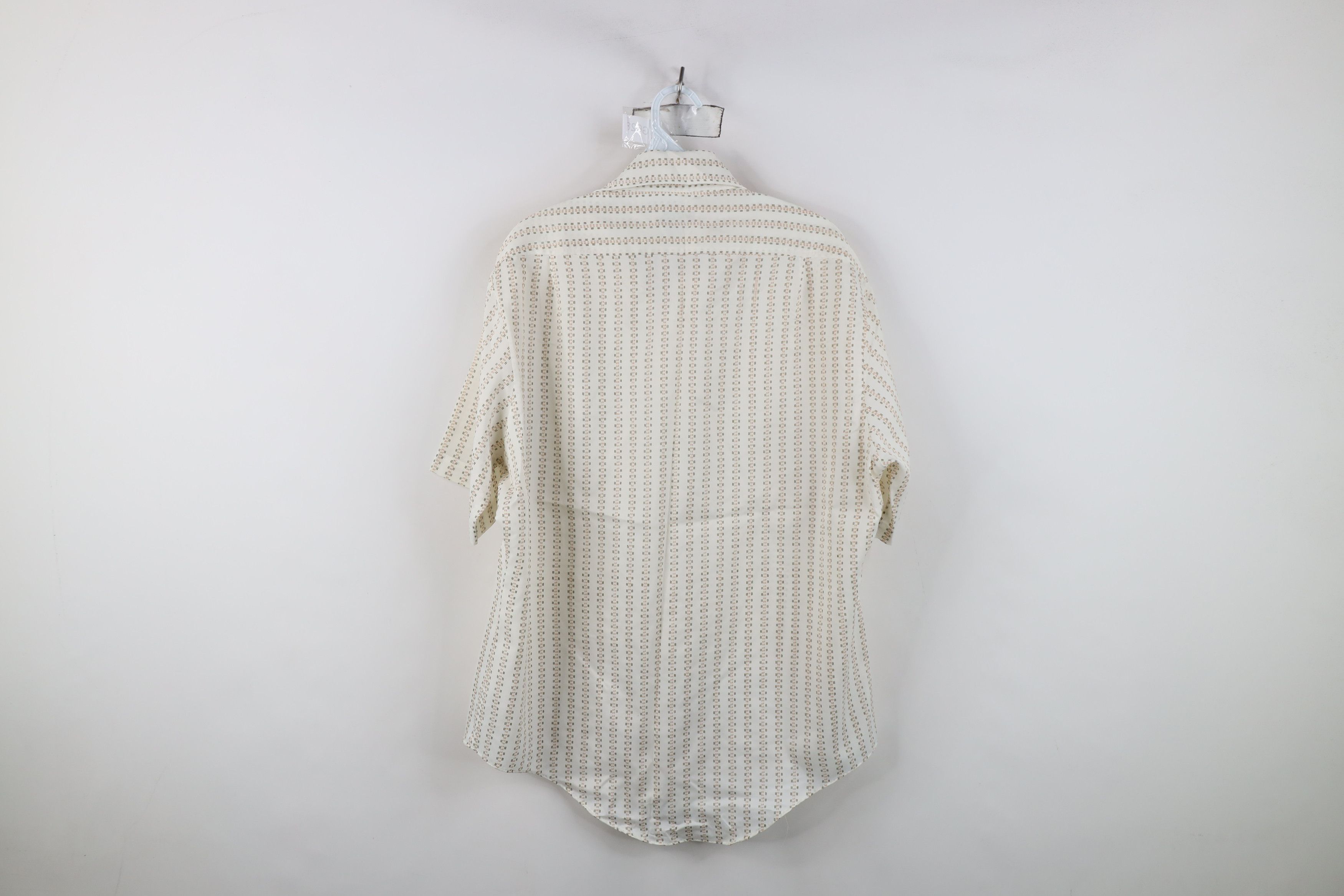 Vintage Vintage 70s Streetwear Short Sleeve Collared Button Shirt Size US XL / EU 56 / 4 - 10 Thumbnail