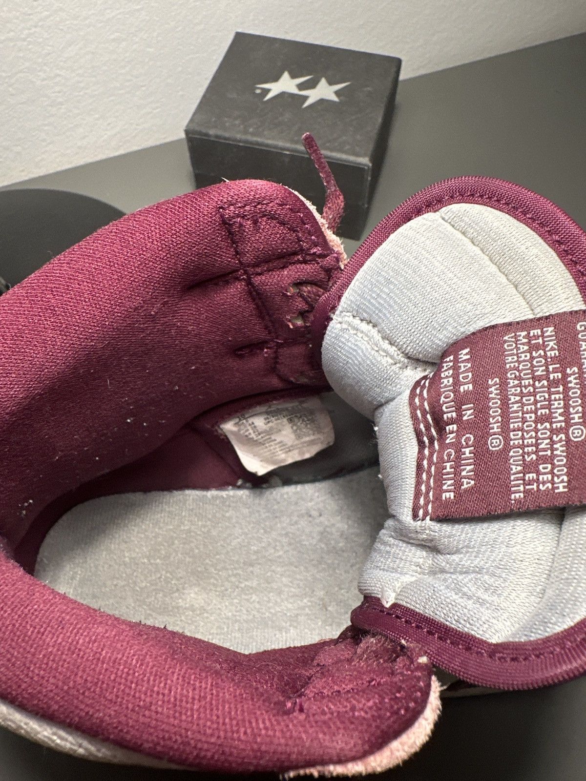 Jordan Brand Jordan 1 High Bourdeaux Size US 10 / EU 43 - 10 Thumbnail