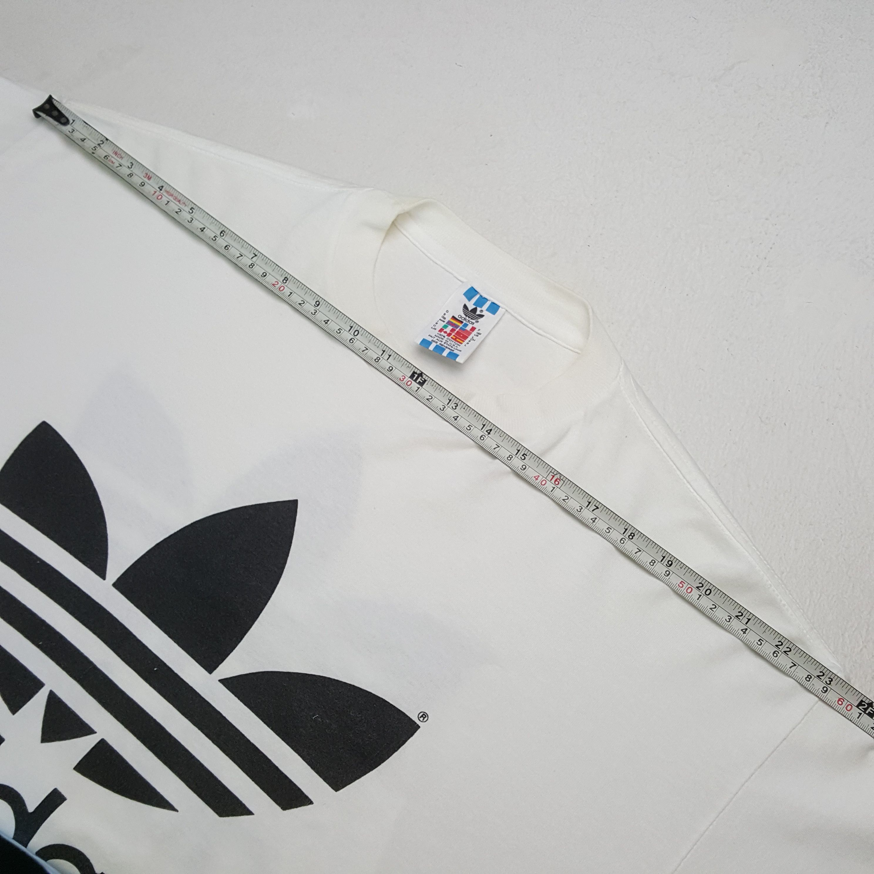 Adidas ADIDAS Big Logo Design Tshirt C285N75 Size US XL / EU 56 / 4 - 7 Thumbnail