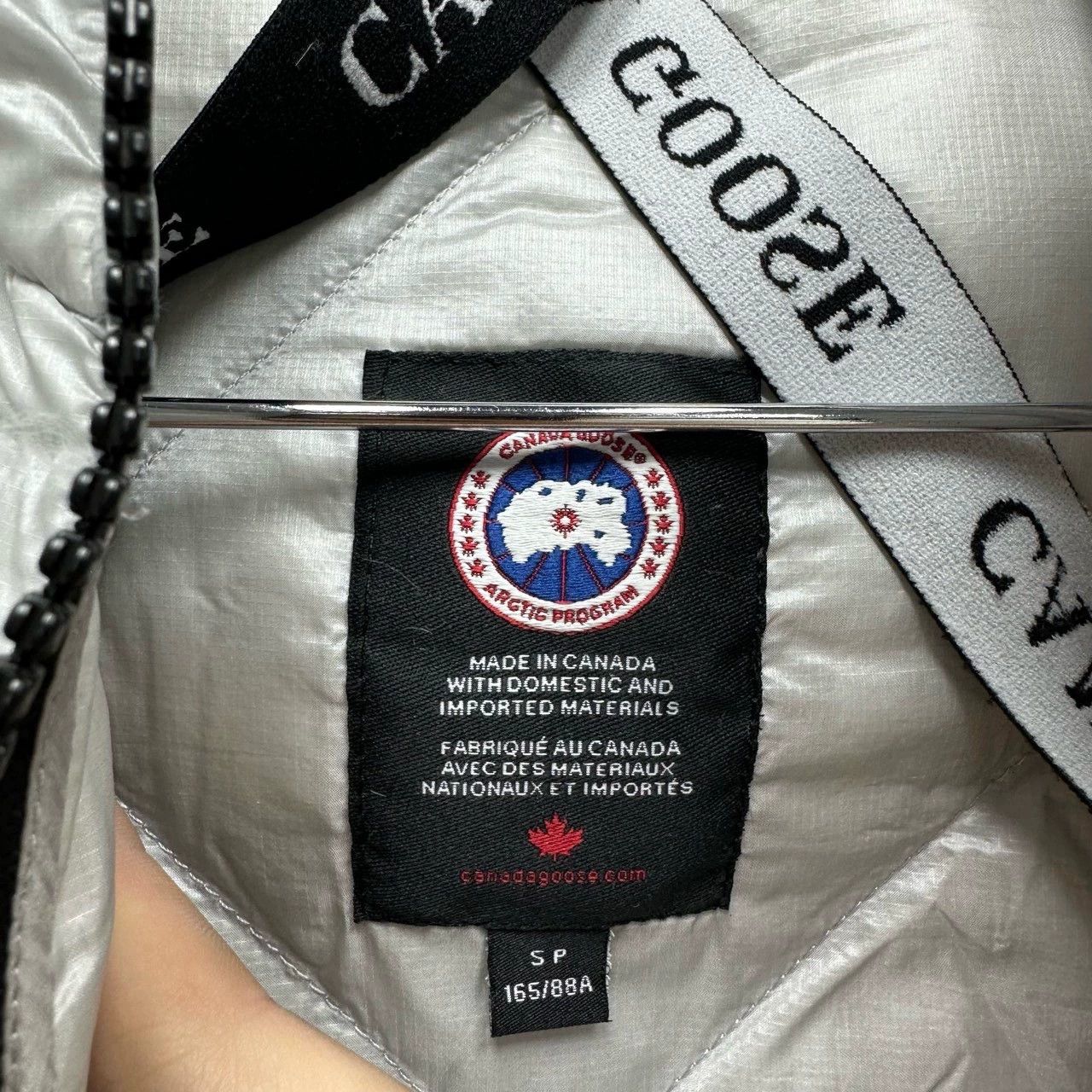 Canada Goose silver lightweight down jacket Canada Goose Size US S / EU 44-46 / 1 - 3 Thumbnail