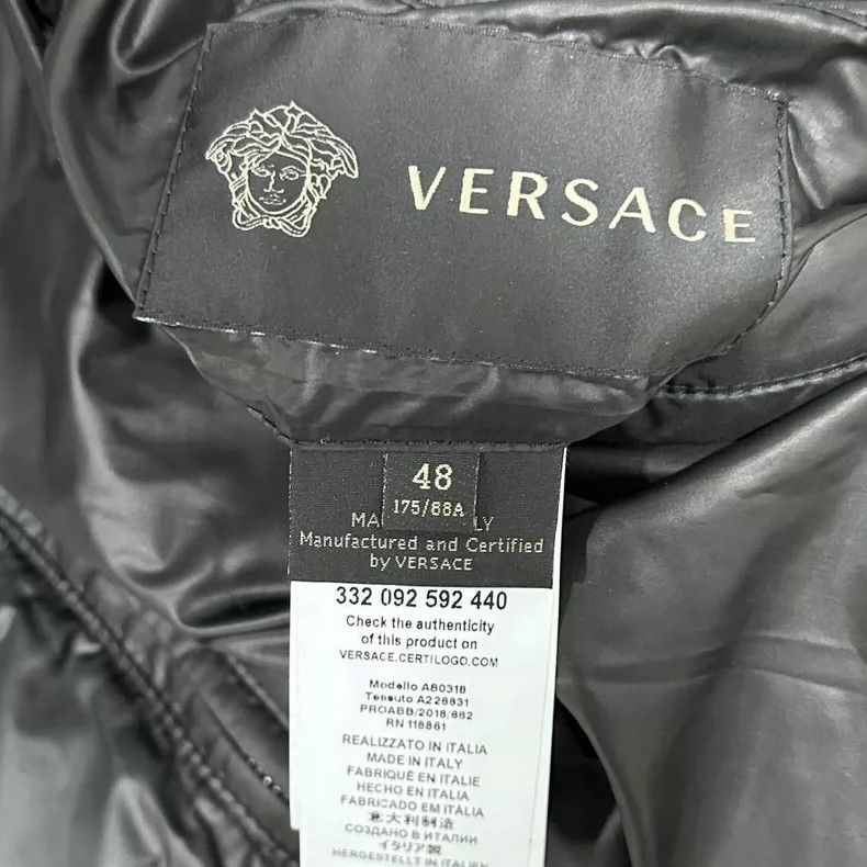 Versace Versace Baroque style reversible down jacket vest Size M / US 6-8 / IT 42-44 - 7 Thumbnail