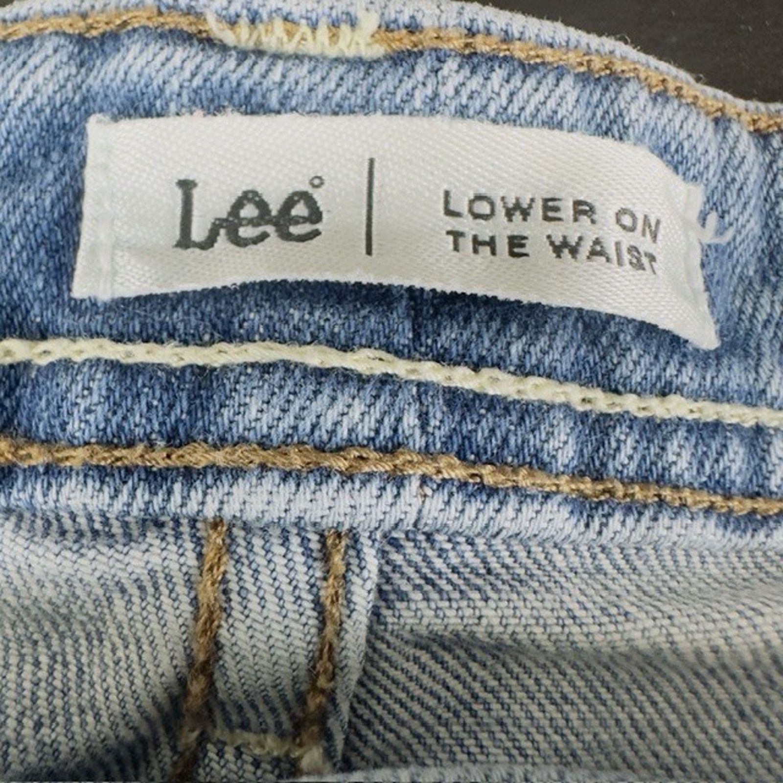Lee Lee Lower on the Waist, Denim Jean Shorts 16M Grandma VTG Size 38" / US 16 / IT 52 - 3 Thumbnail