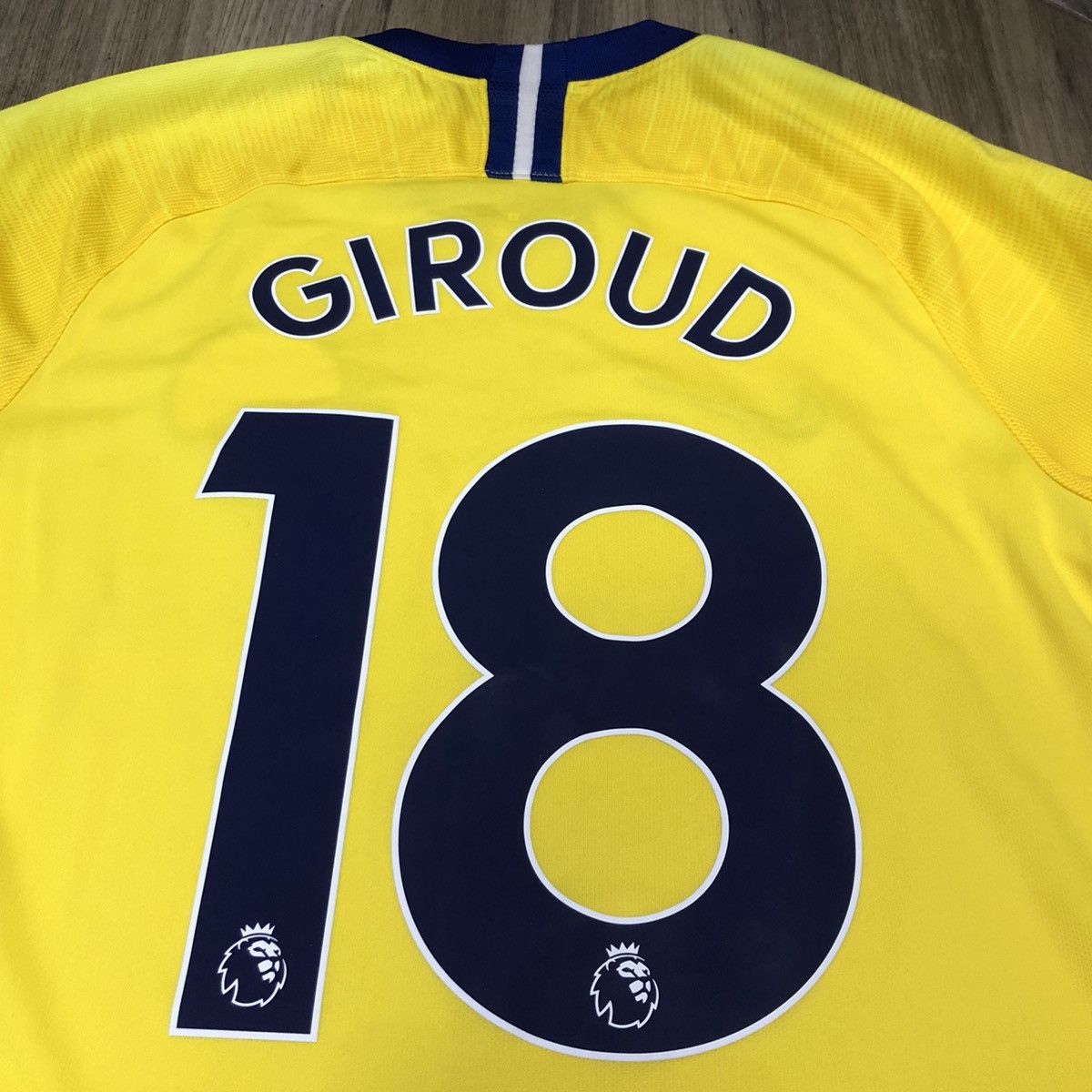 Nike chelsea 18/19 away shirt #18 Giroud Size US S / EU 44-46 / 1 - 4 Thumbnail