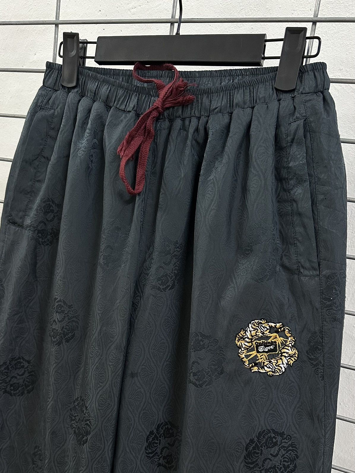 Onitsuka Tiger Rare And Beautiful Onitsuka Tiger Sukajan Style Track Pants Size US 32 / EU 48 - 5 Thumbnail