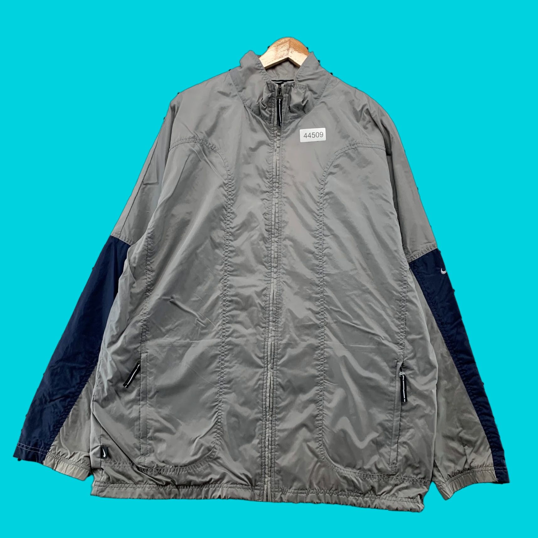 Nike Vintage Nike Windbreaker Jacket Mens XL Gray Oversized Lightweight Y2K Size US XL / EU 56 / 4 - 1 Thumbnail