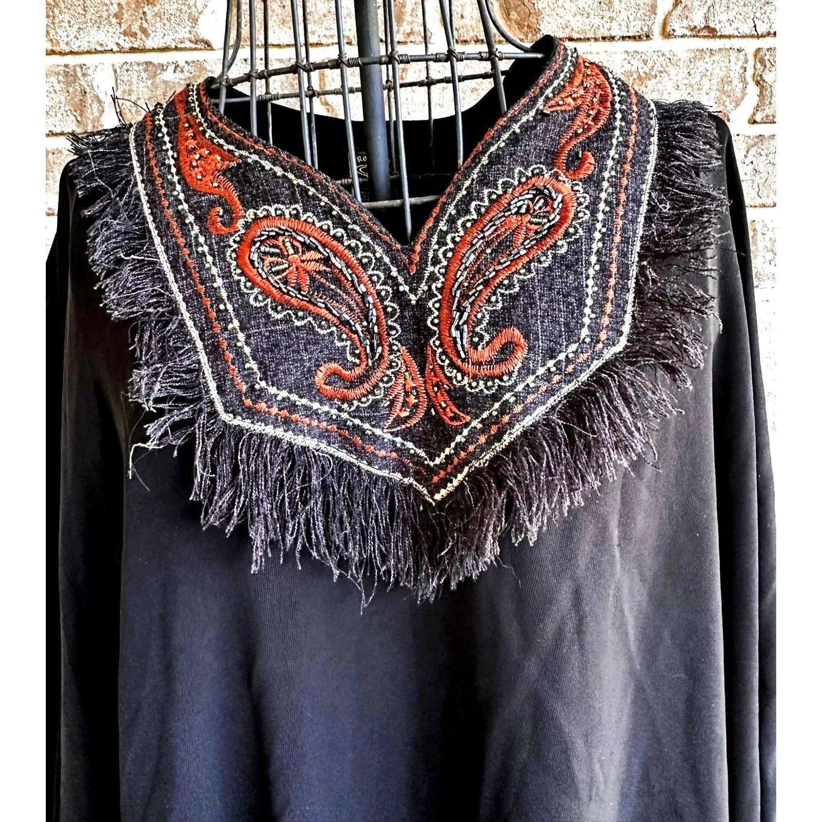 Other Royal Class Poncho Shawl Cape One Size Black Embellished Fri Size ONE SIZE - 5 Thumbnail