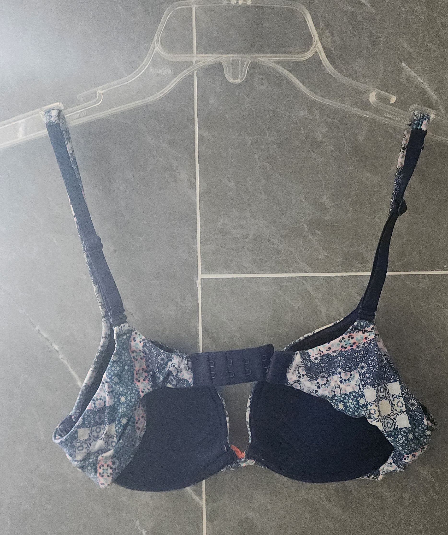 Victoria's Secret Victoria's Secret Body Push-Up Bra Blue Pink Lace Floral 32B Size ONE SIZE - 2 Thumbnail