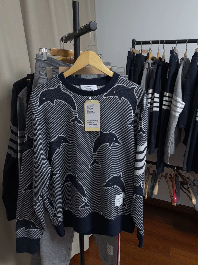 Thom Browne Thom browne Dolphin four-bar sweatshirt 2504-Nextarrow Size US L / EU 52-54 / 3 - 1 Thumbnail