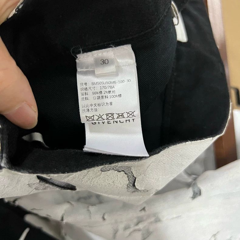 Givenchy Givenchy Cracked paint denim pants size 30 Size US 30 / EU 46 - 4 Thumbnail