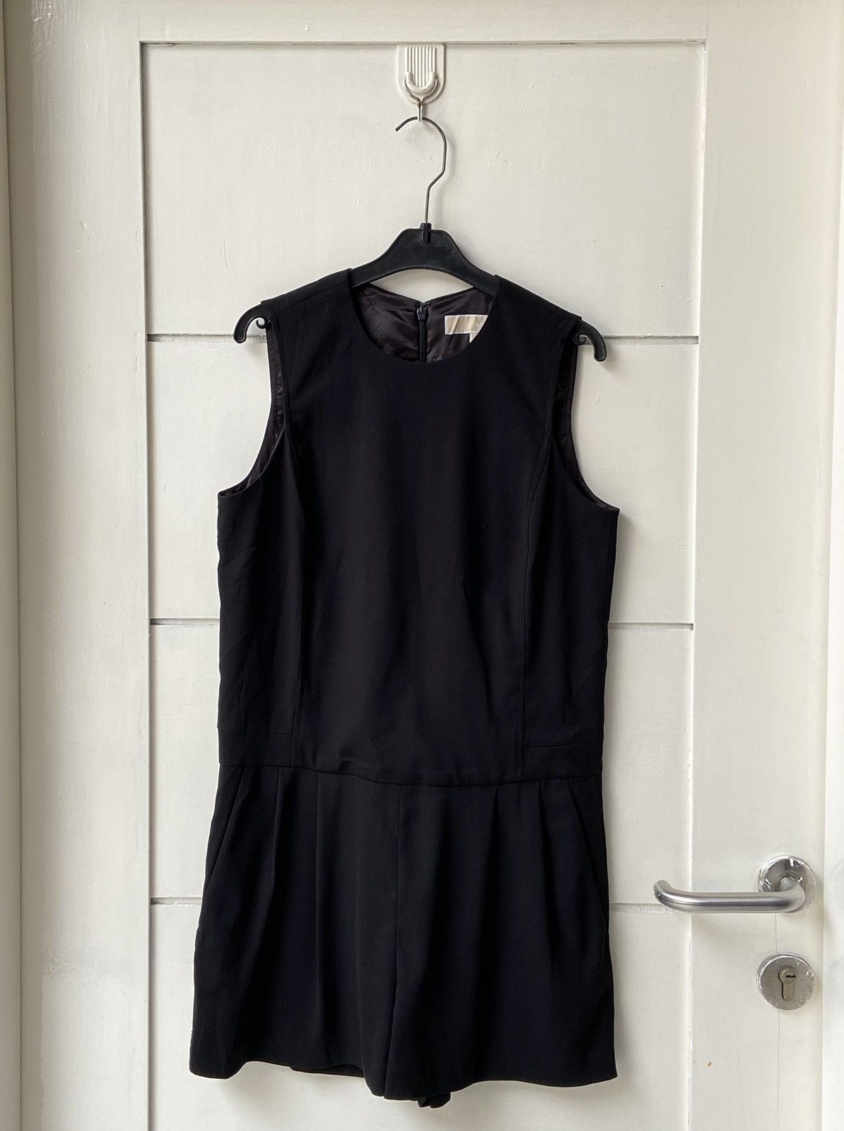 Michael Kors MICHAEL KORS Black Jumpsuit Size 30" / US 8 / IT 44 - 1 Thumbnail