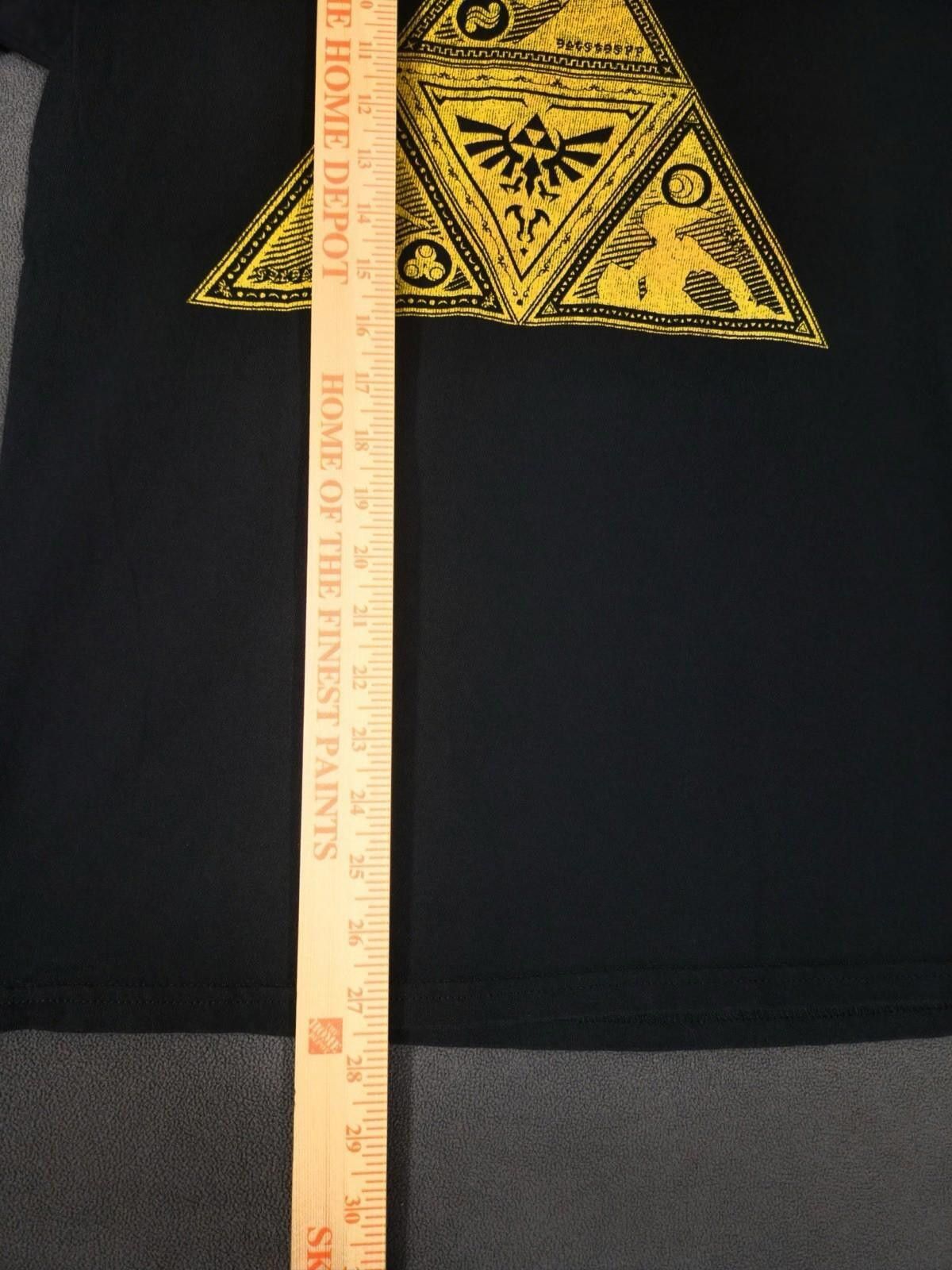 Other The Legend of Zelda Triforce Shirt Nintendo 2020 Size M (#2) Size US M / EU 48-50 / 2 - 3 Thumbnail